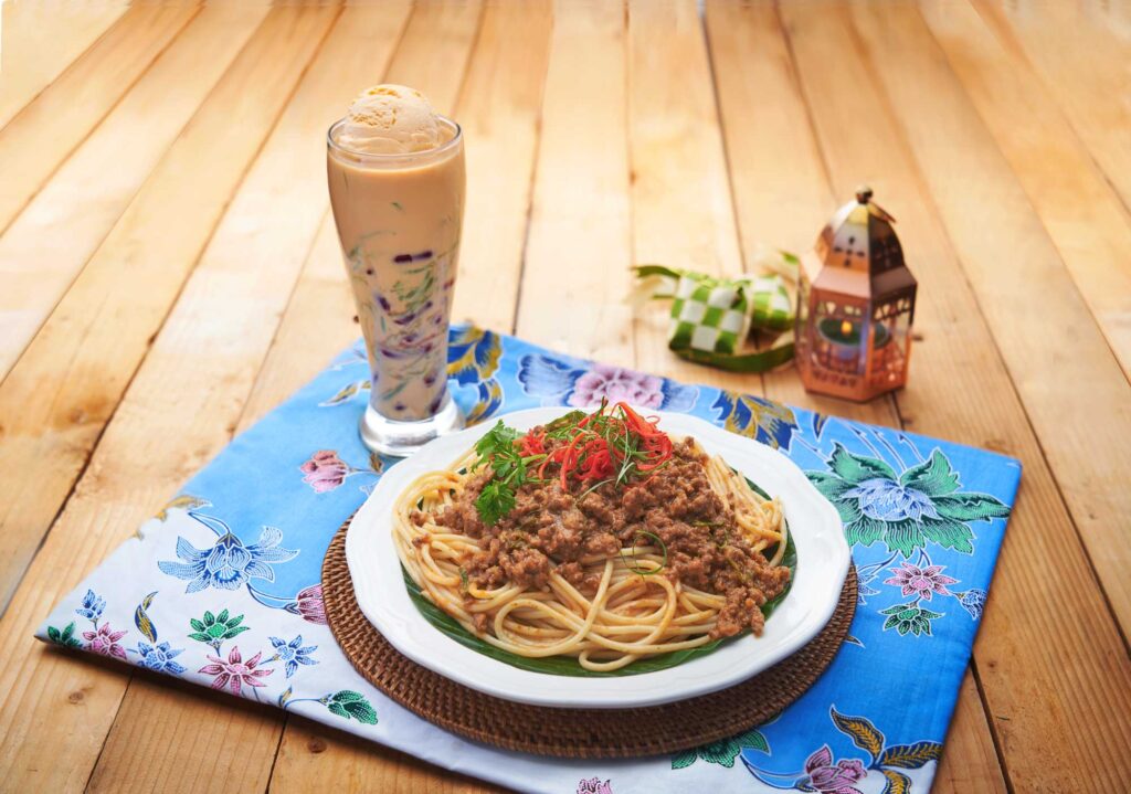Rendang Pasta dan Teh Tarik Cendol