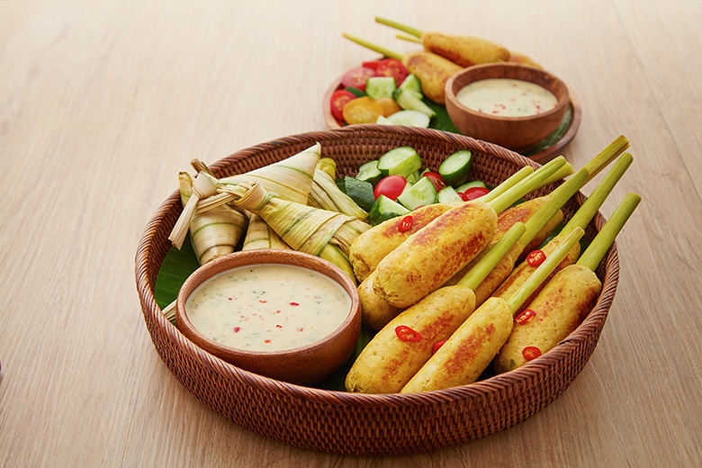 Chicken Sate Lilit side