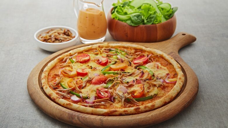 HM Crispy Ikan Bilis Thin Crust Pizza